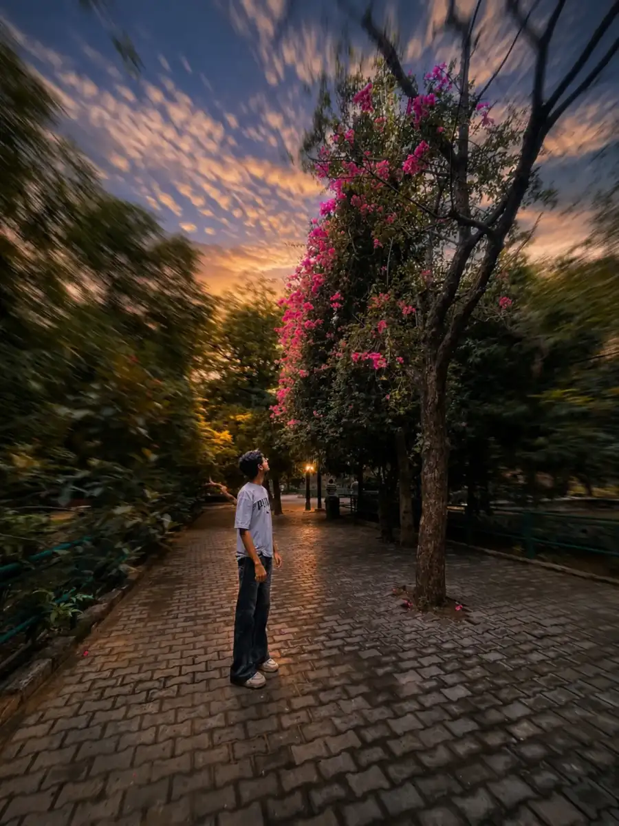 Chatgpt Boys Sunset Sky Cinematic Editing Prompts Chatgpt Boys Sunset Sky Cinematic Editing Prompts - AI photo editing prompt image