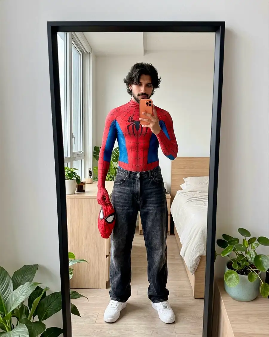 Chatgpt Spider Man Mirror Editing Prompts Chatgpt Spider Man Mirror Editing Prompts - AI photo editing prompt image