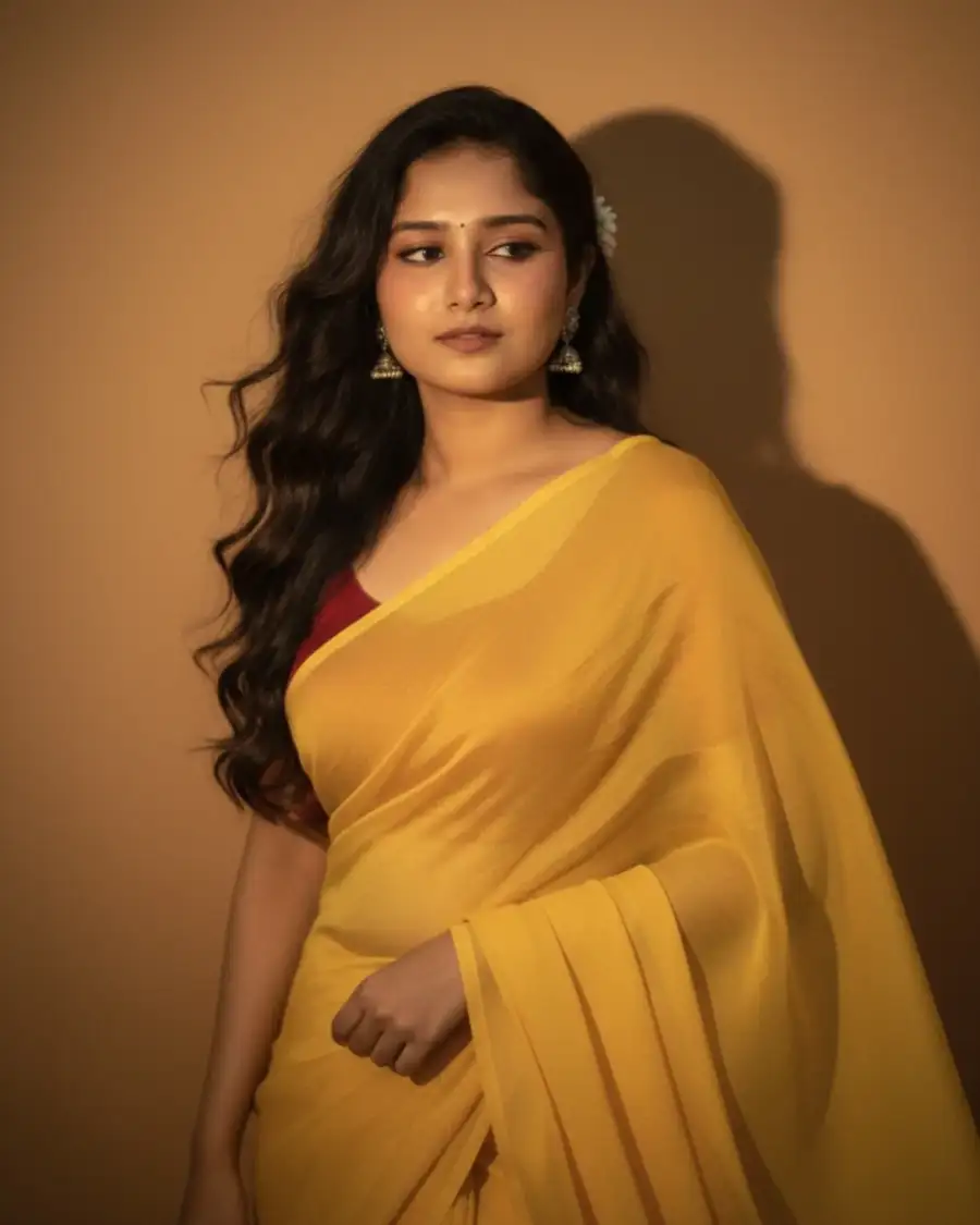 Retro Girl Plain Chiffon Saree Yellow Color  Prompt - AI photo editing prompt image